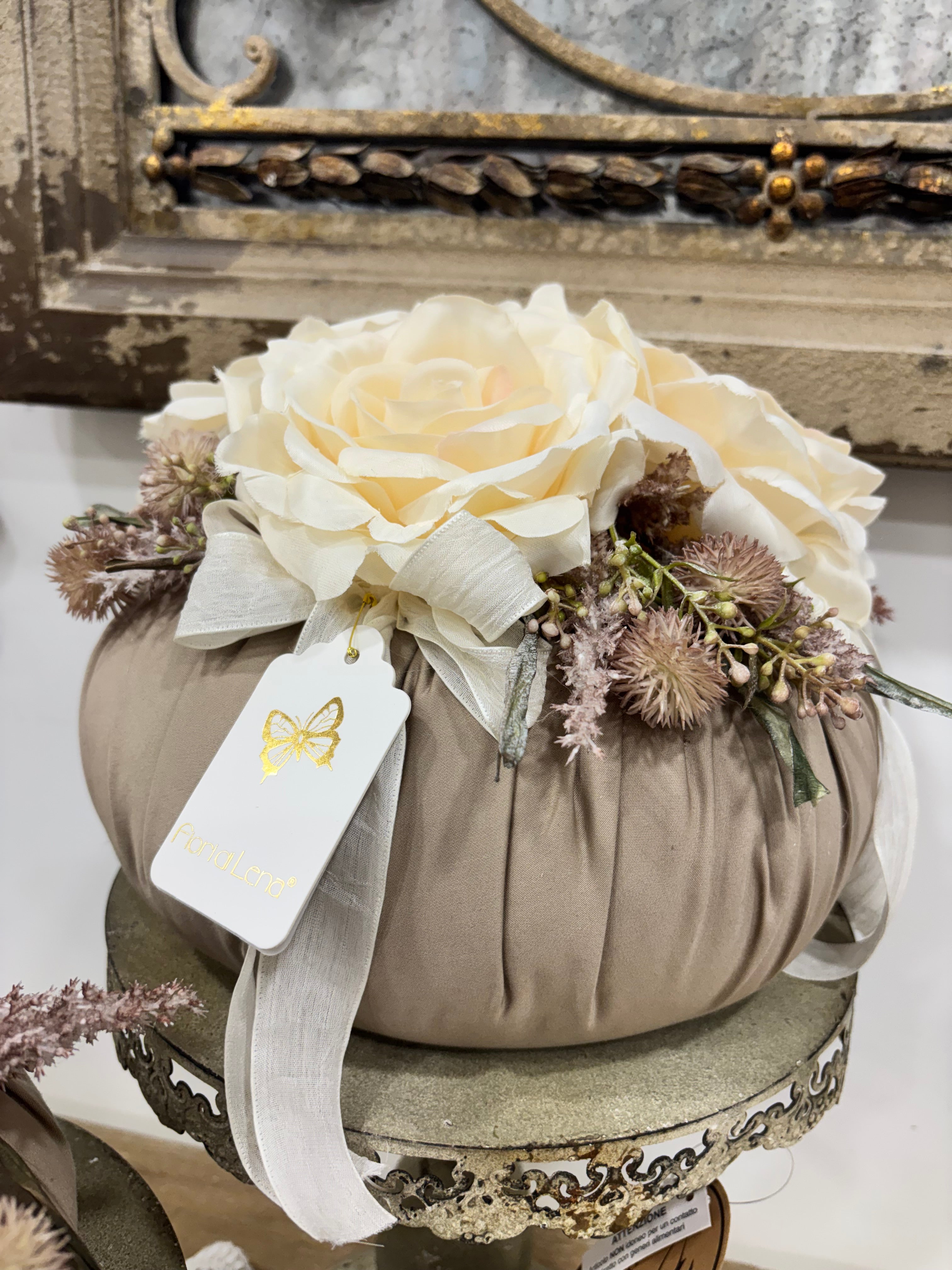 Fiori di lena Pouf profumato in seta nuova collezione primavera 2026 Fango