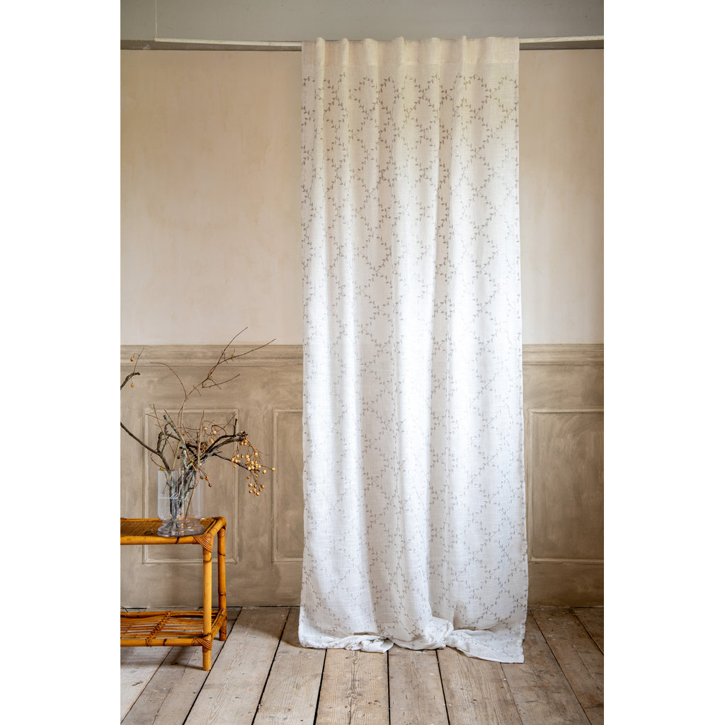 BLANC MARICLO' COPPIA TENDA RICAMATA FOGLIE E ROMBI VARIANTE PANNA