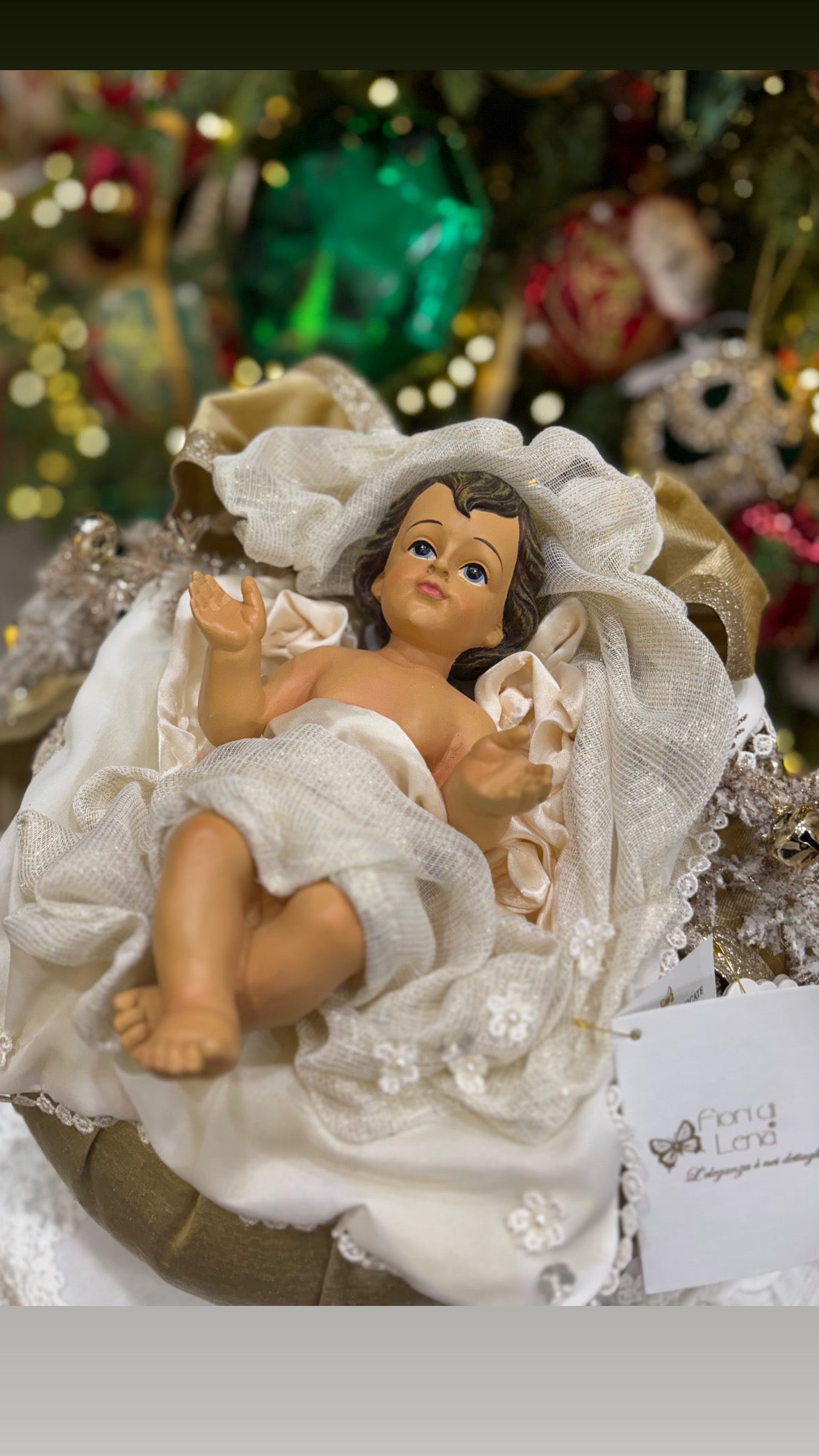 Fiori di lena Pouf Natalizio in Seta con Bambinello e Campanelle