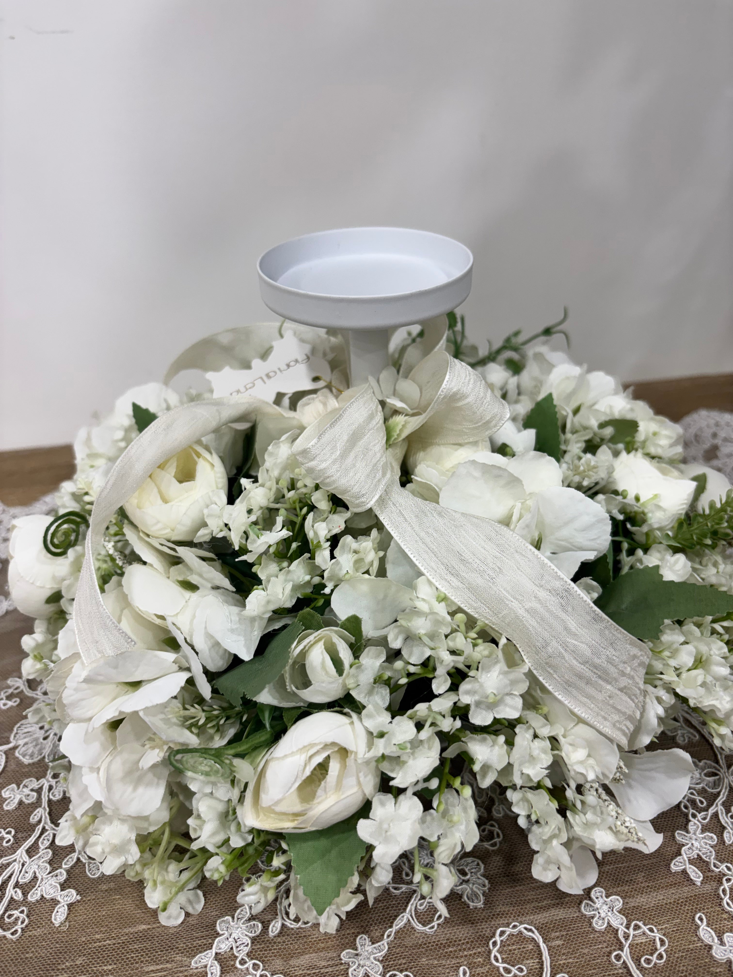 Fiori di lena Candeliere "Nuvola Bianca" con Ortensie e Nebbiolina