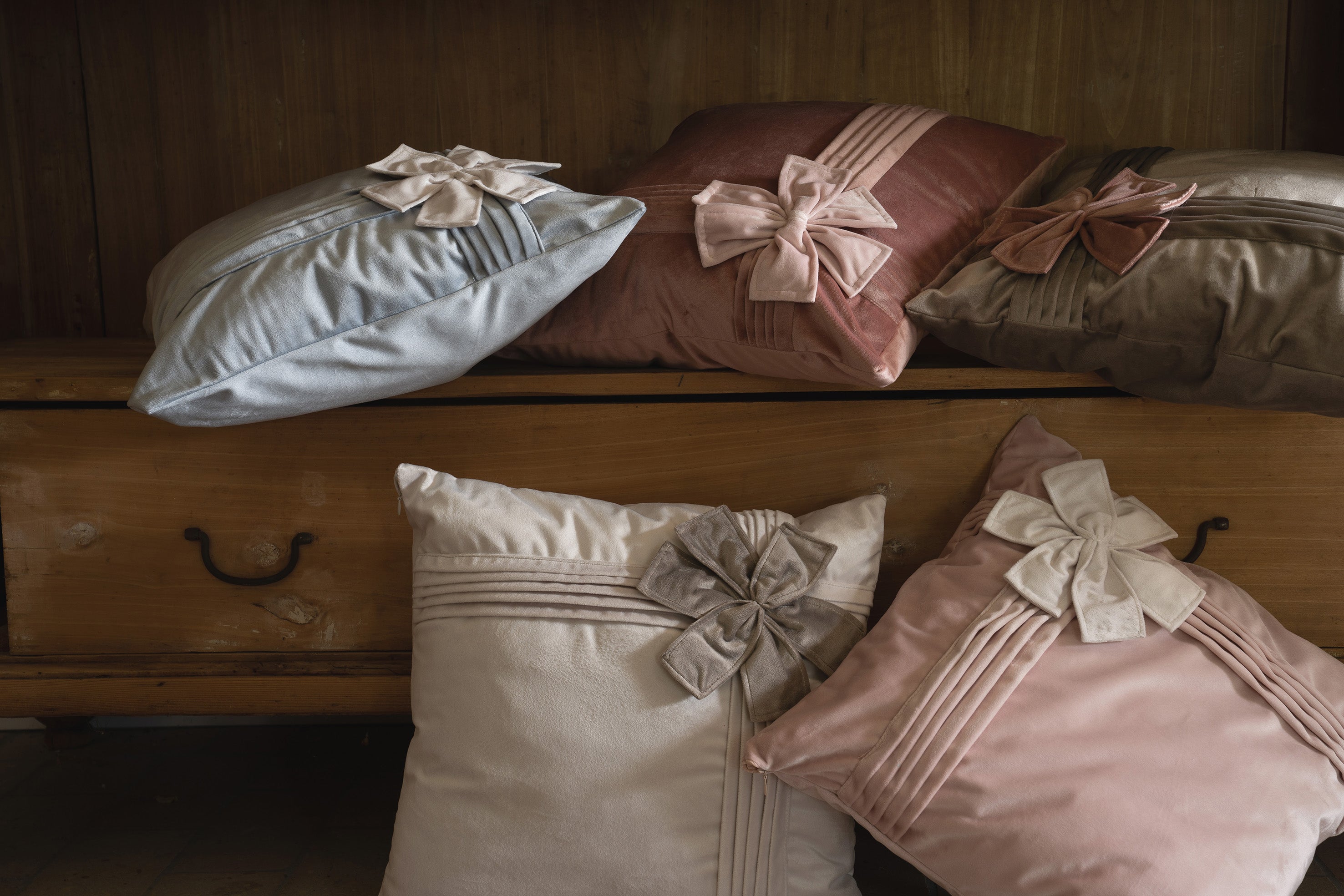 L'ATELIER 17 CUSCINO ARREDO COLLEZIONE COCCARDA CON VARIANTI