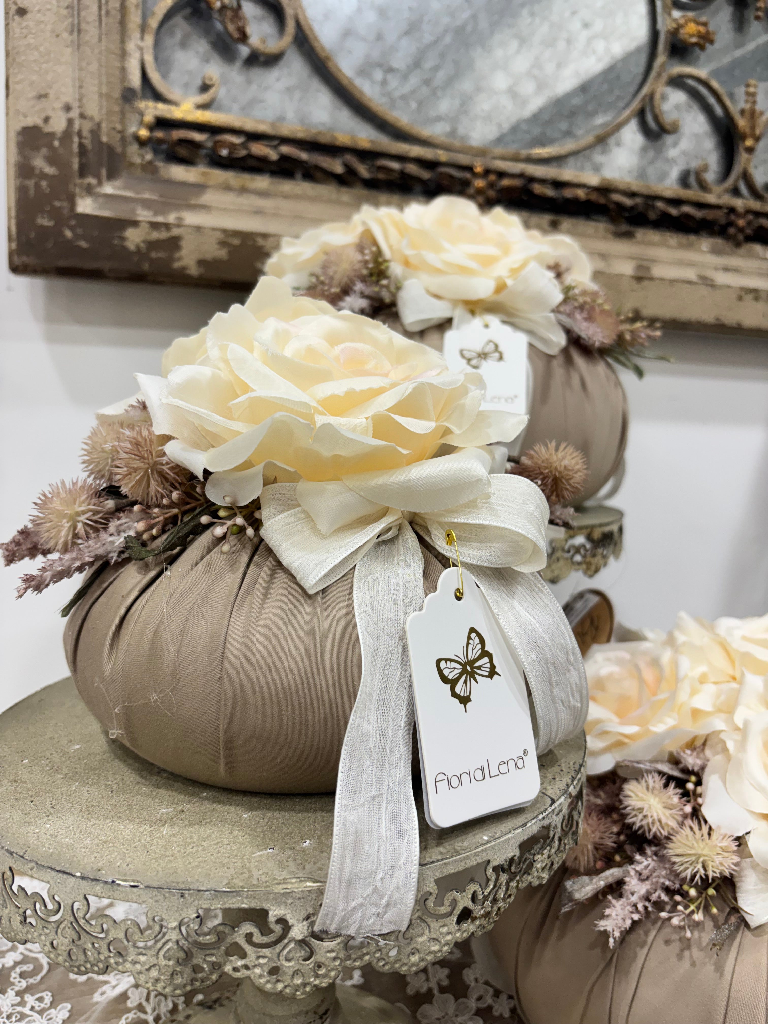 Fiori di lena Pouf profumato in seta nuova collezione primavera 2026 Fango