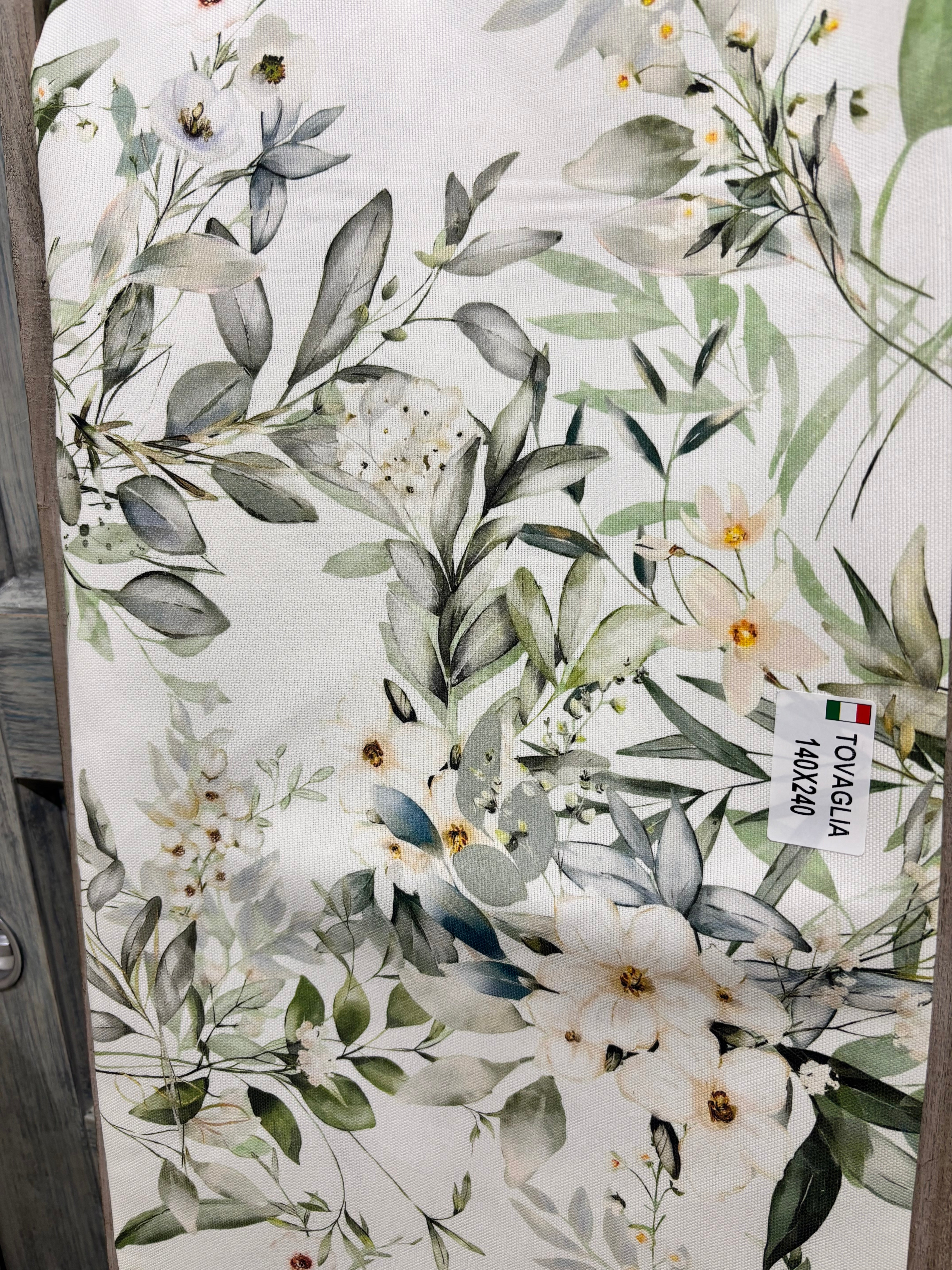 Tovaglia in Puro Cotone "Camelie ed Eucalipto" –  Made in Italy