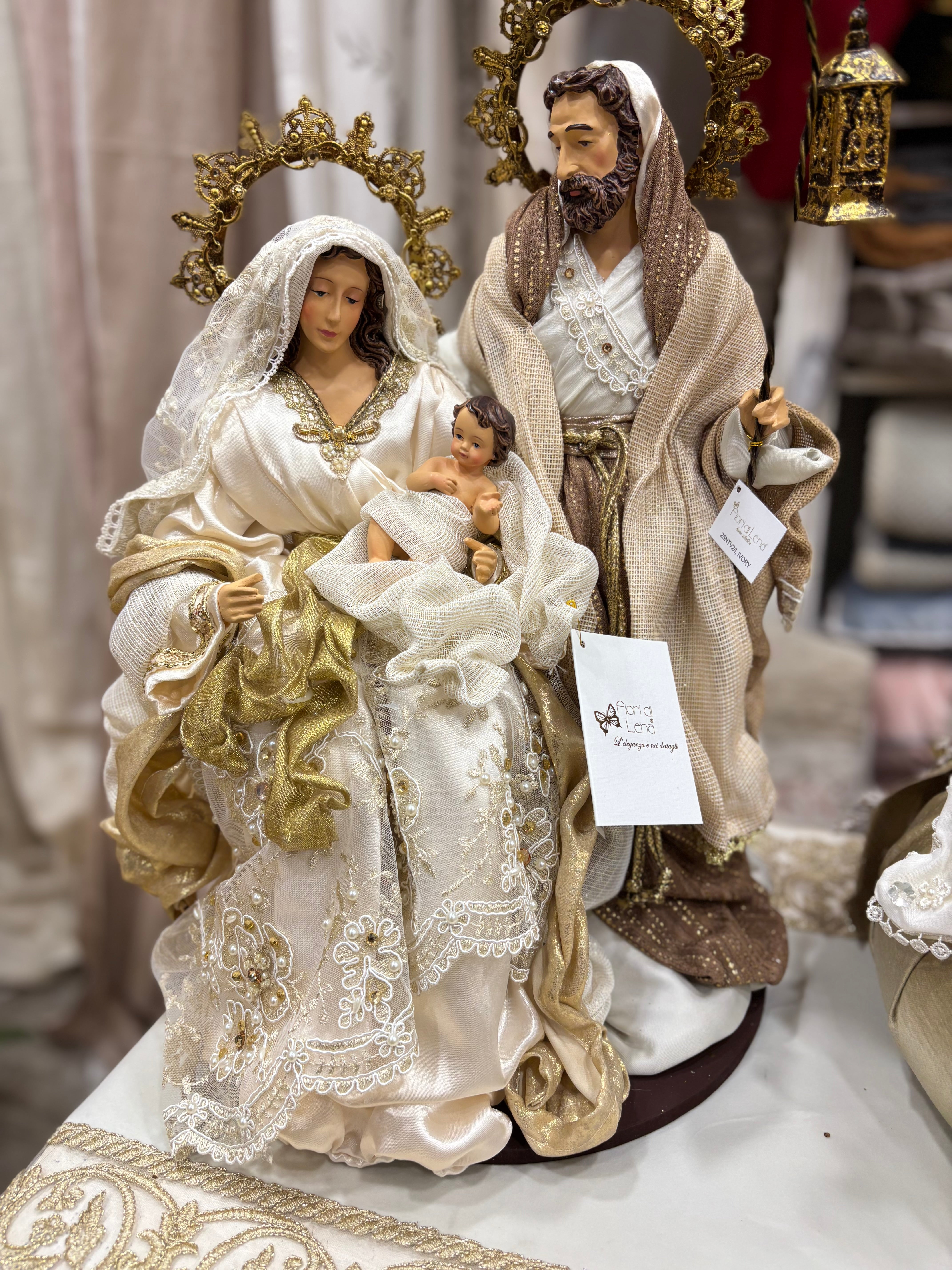 Fiori di lena sacra famiglia su base tonda in legno h 45 cm