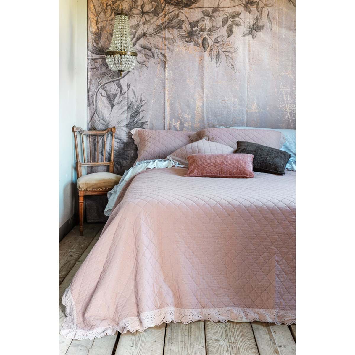 Blanc Mariclo' Trapunta matrimoniale Rosa con pizzo sangallo completa di 2 copriguanciali