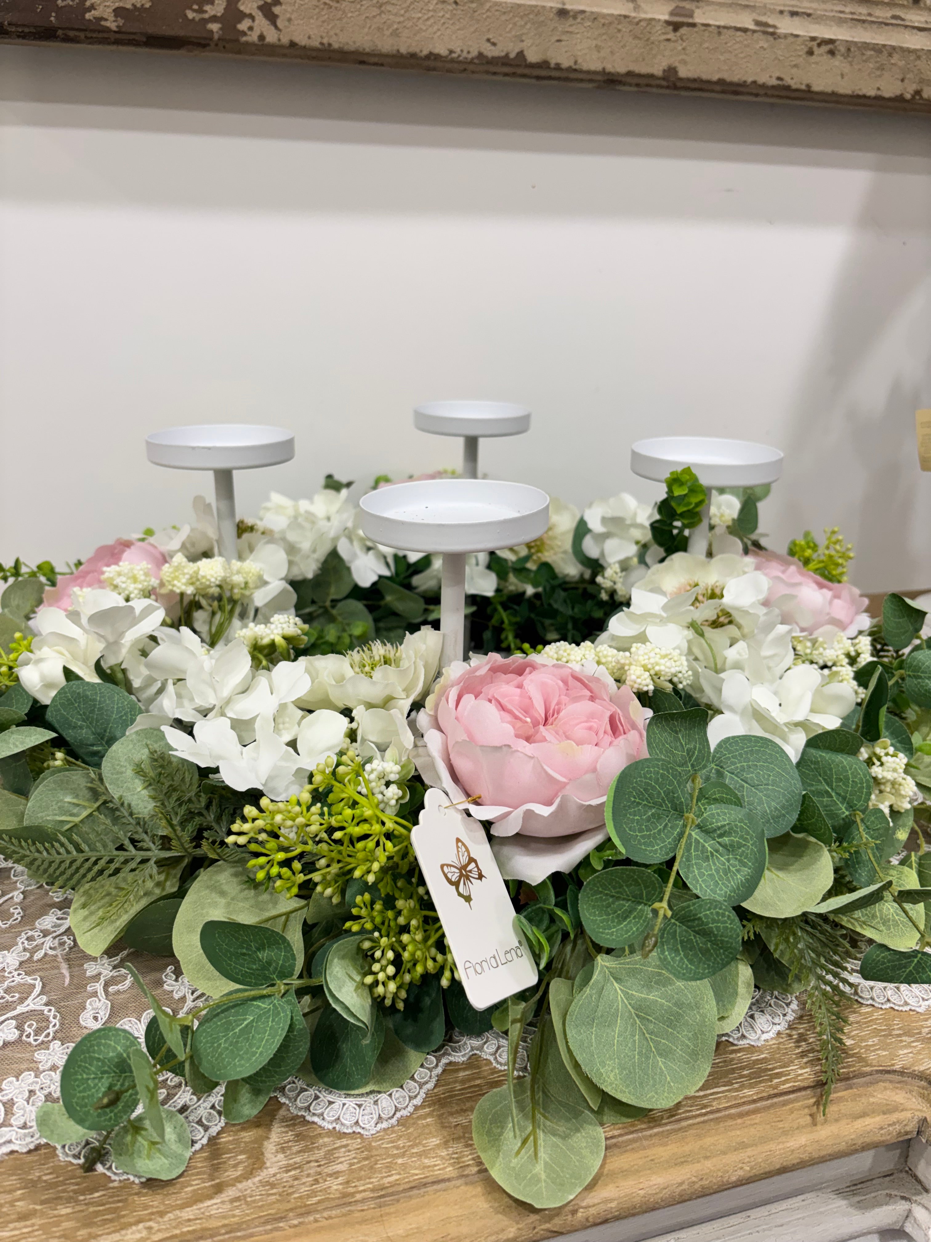Fiori di lena centrotavola “Armonia di Primavera” con Peonie e Anemone
