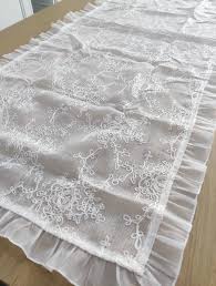 L'ATELIER 17 runner  DIVINA con frill in organza e ricamo 50 x 150